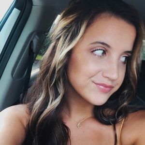 Meet your Posher, Cora